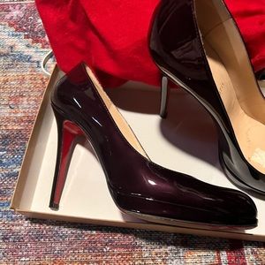 Christian Louboutin Simple pumps.